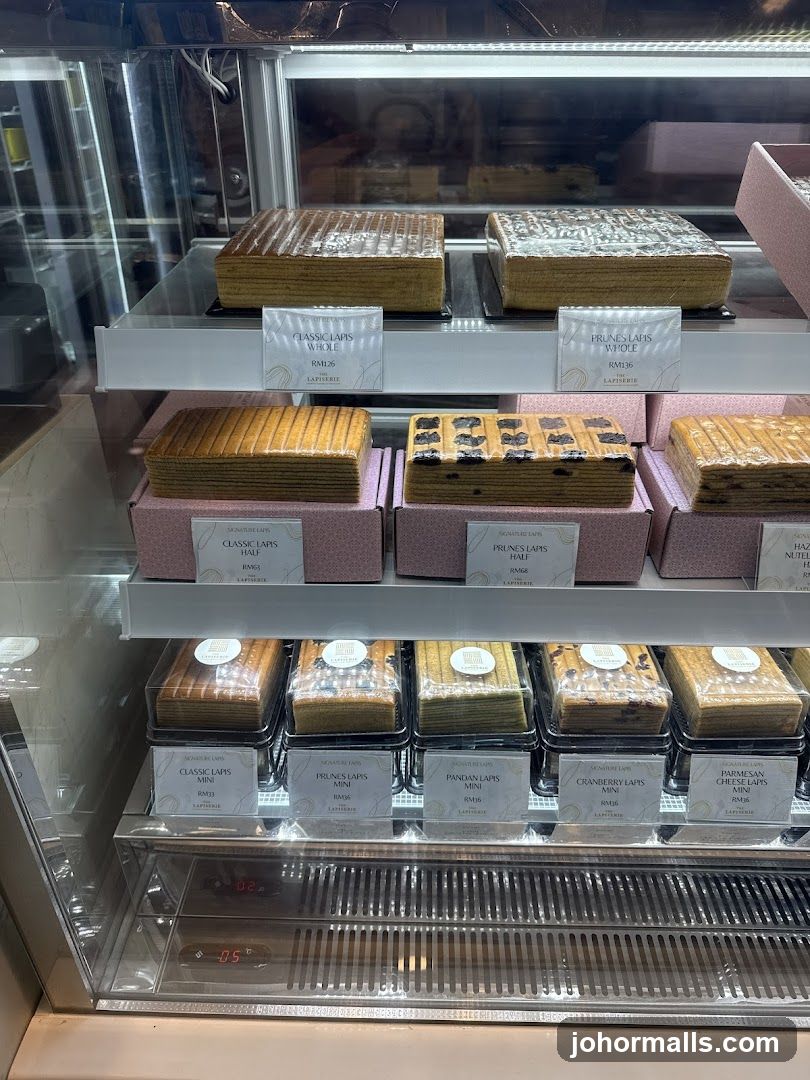 Display Case with Lapis Kueh
