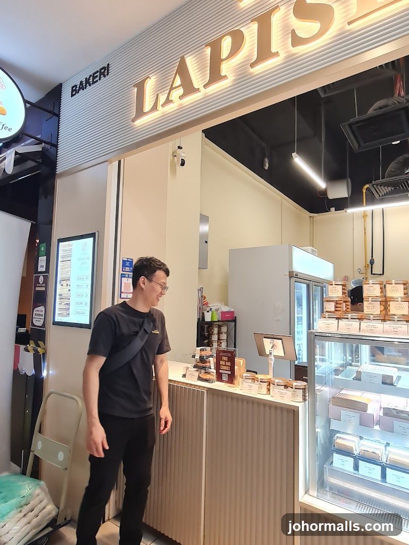 LAPIS BAKERI storefront interior