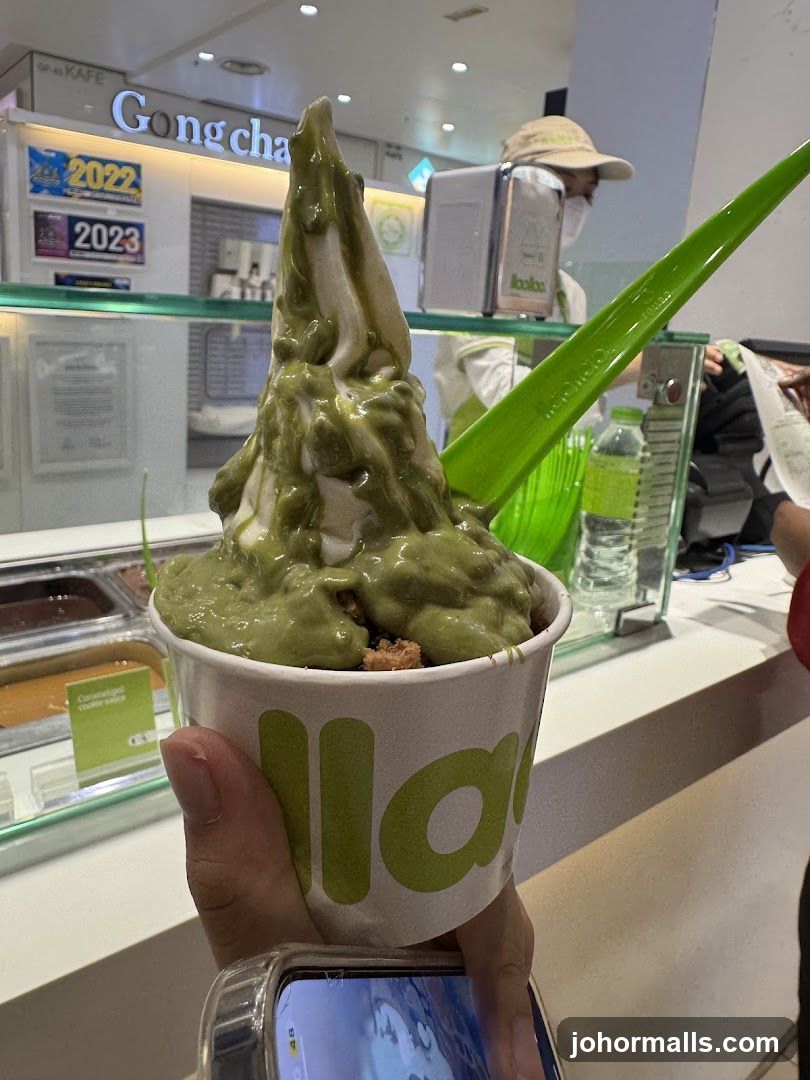 Soft serve dessert in a mall setting