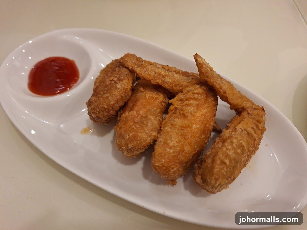 Fried Wings with Ketchup