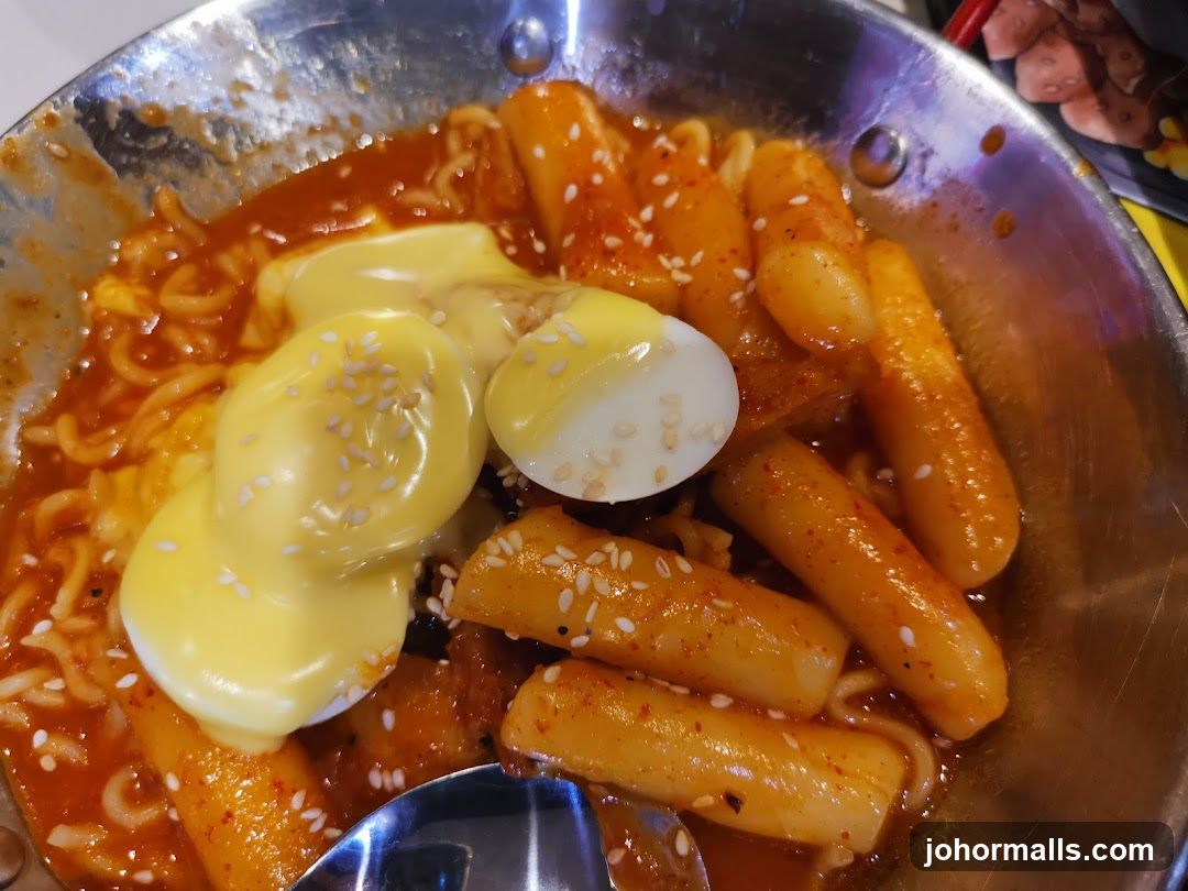 Food dish in metal bowl