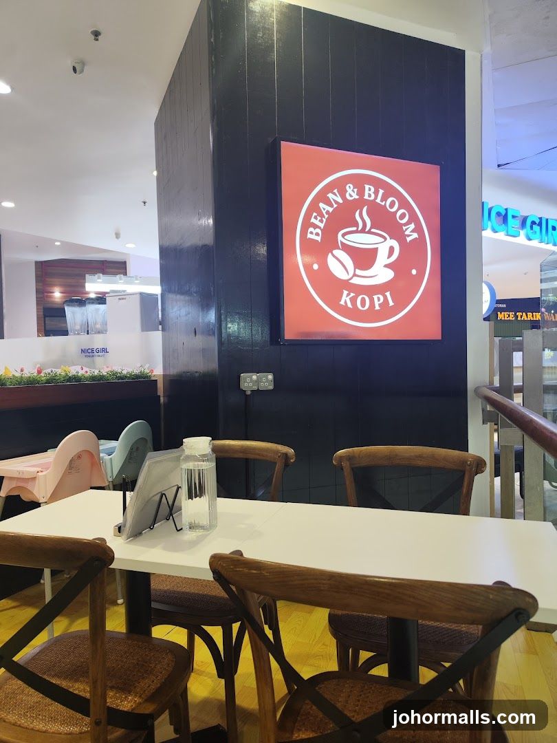 Bean & Bloom Kopi interior