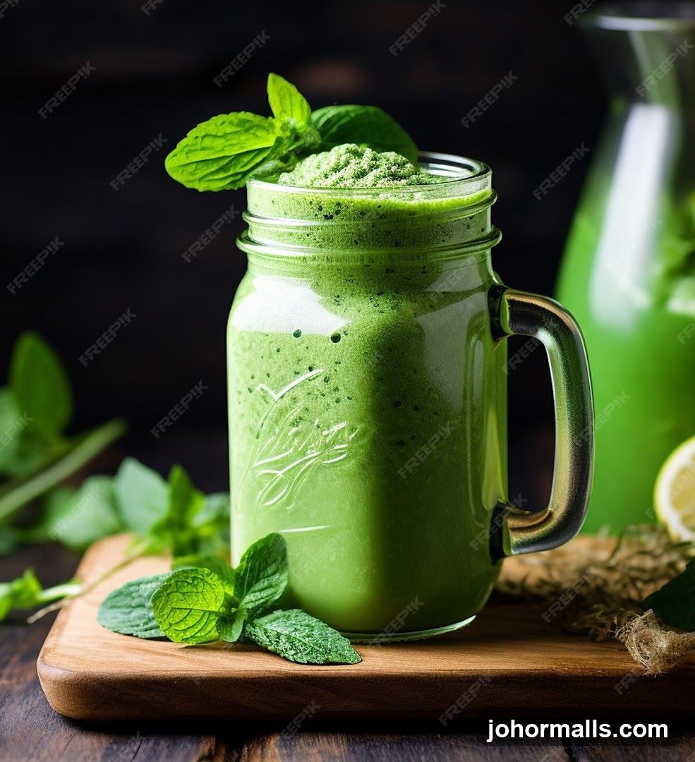 Green Smoothie in Mason Jar