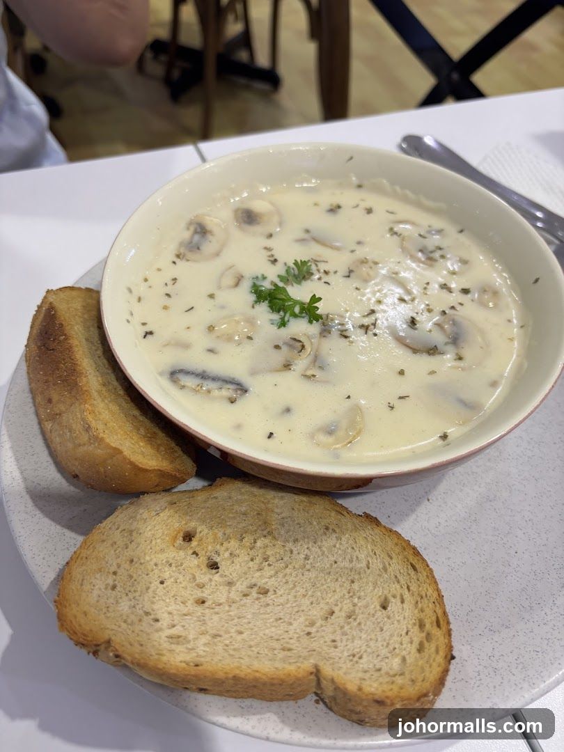 Mushroom Soup with Bread