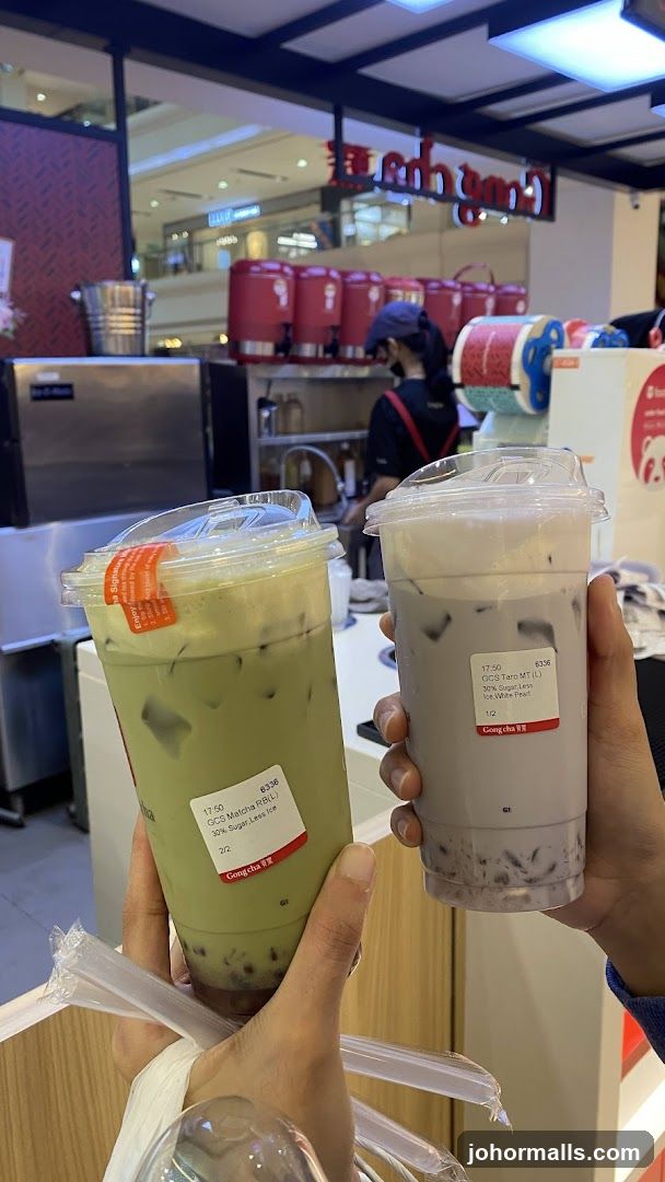 Tropical drinks at a food court stall