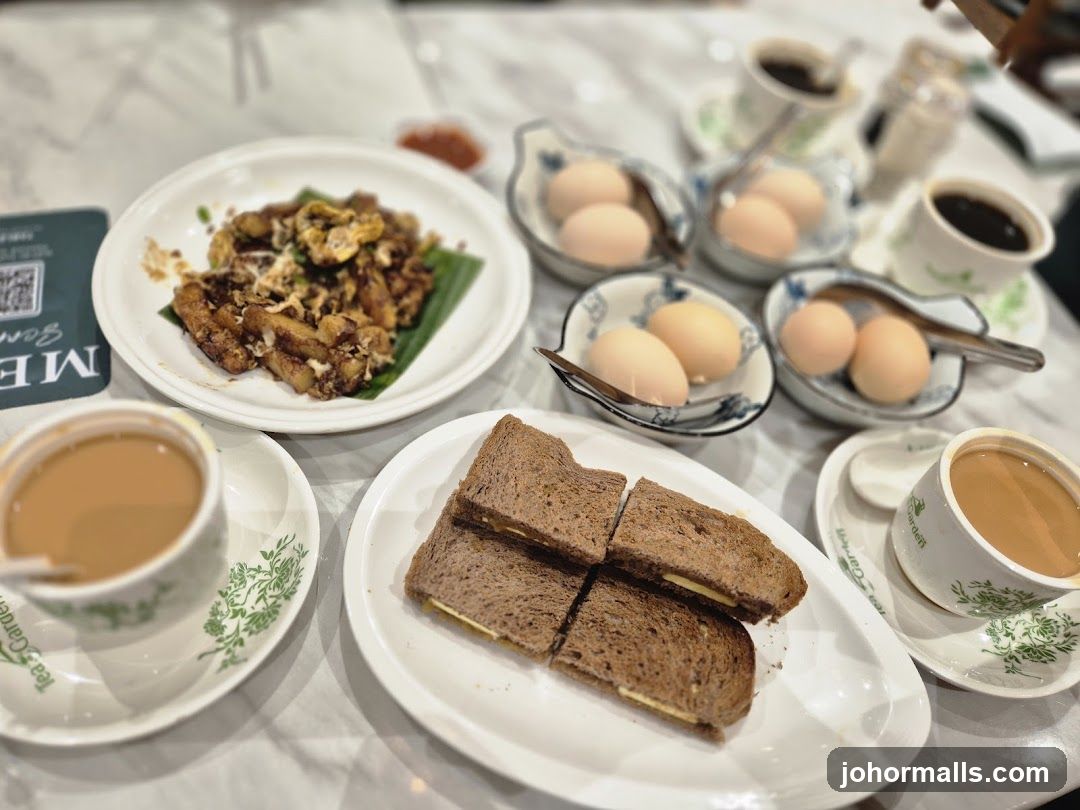 Table Setting at Café