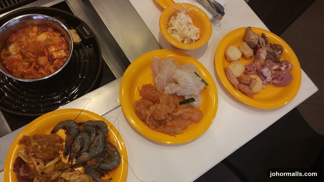Food Display at Grill Station