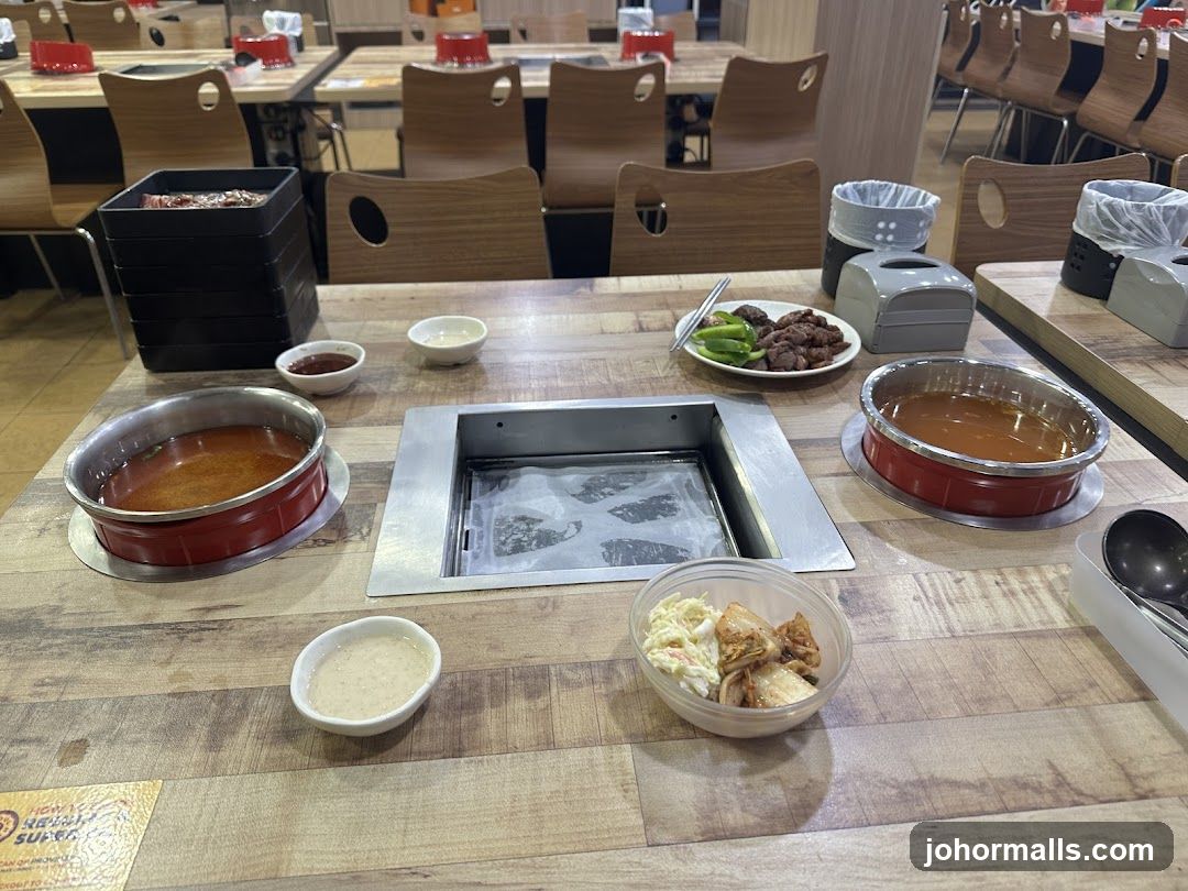 Restaurant Interior Table Setup
