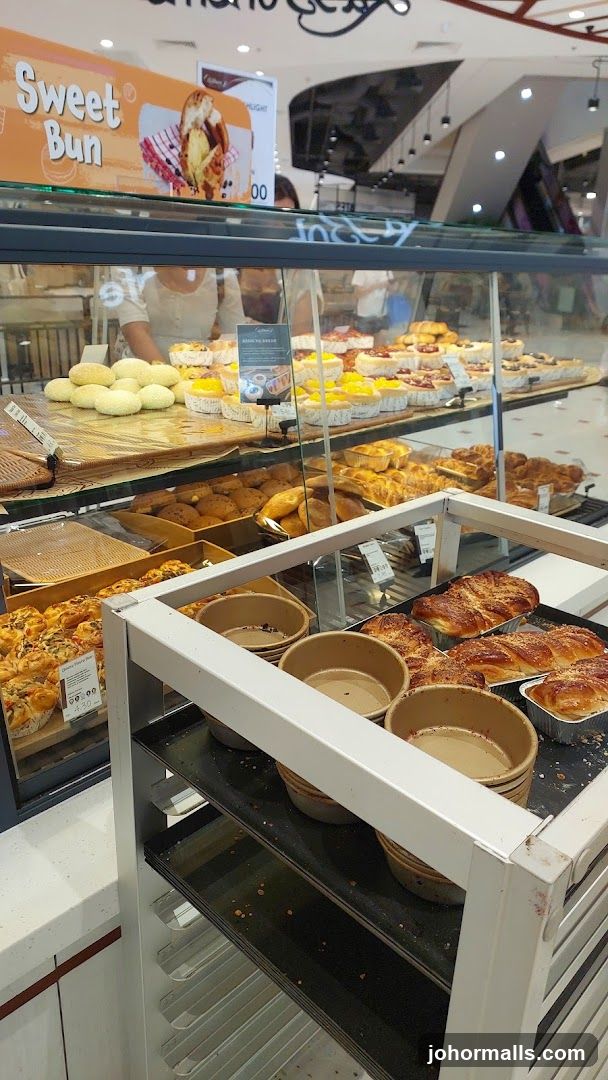 Bakery Display in Shopping Mall