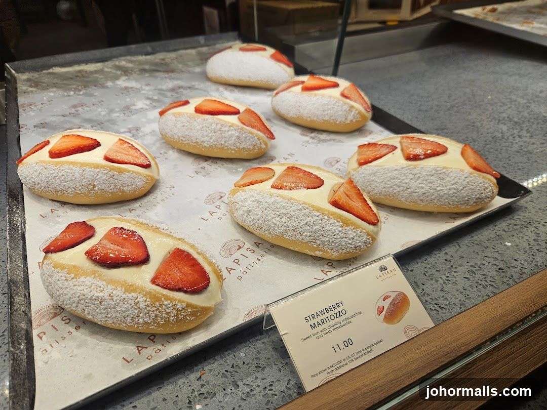 Strawberry Martozzo Buns Display