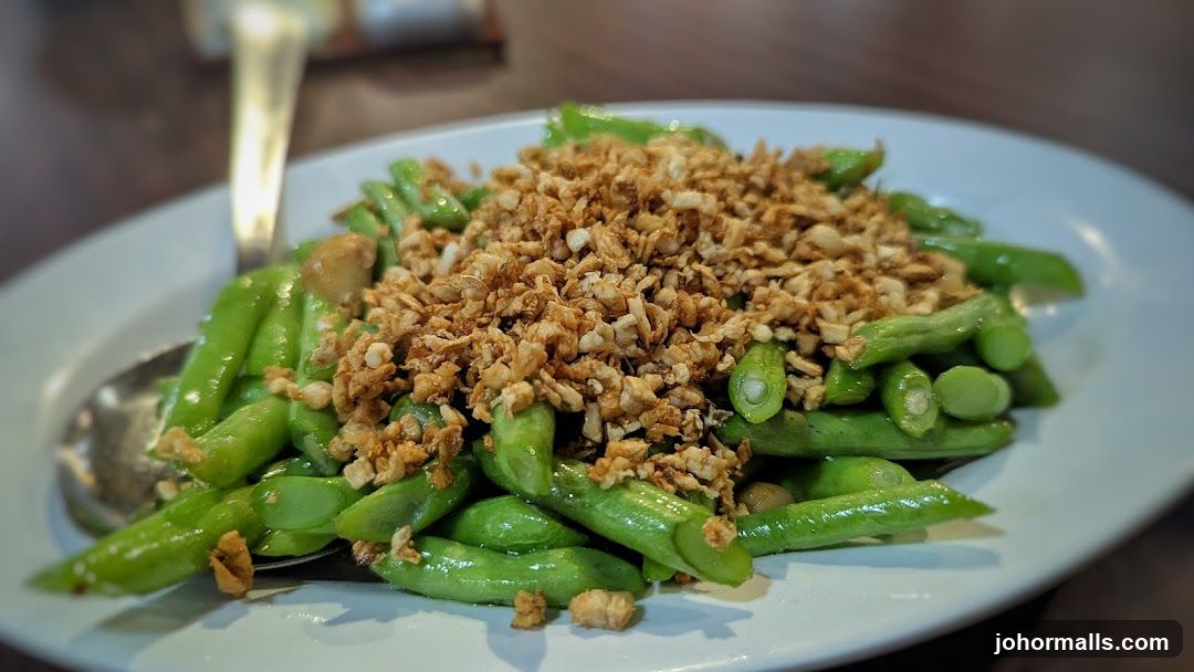 Green Beans with Crispy Topping
