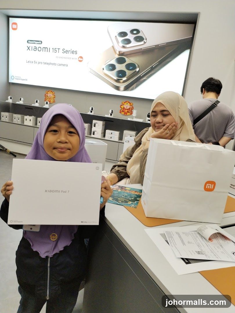 Xiaomi Store Display