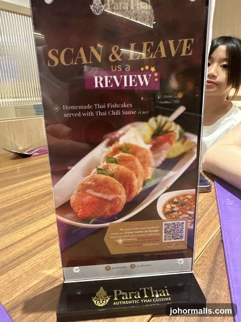 Para Thai Review Stand