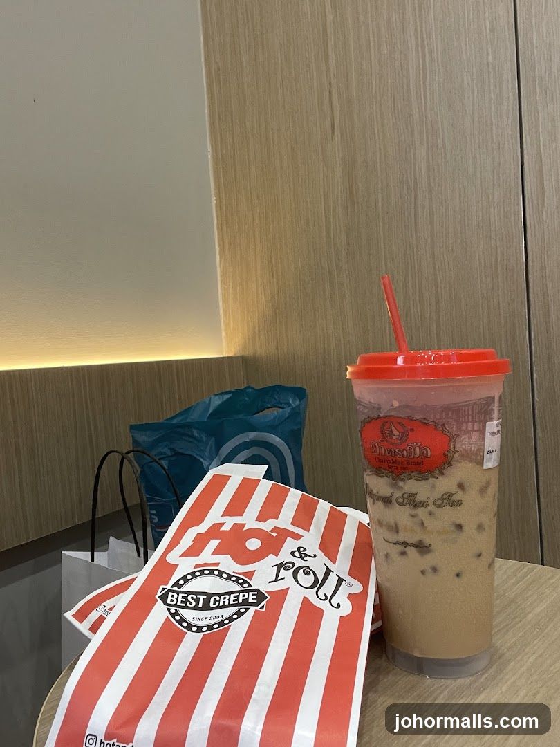Hot & Roll Crepe and Thai Tea
