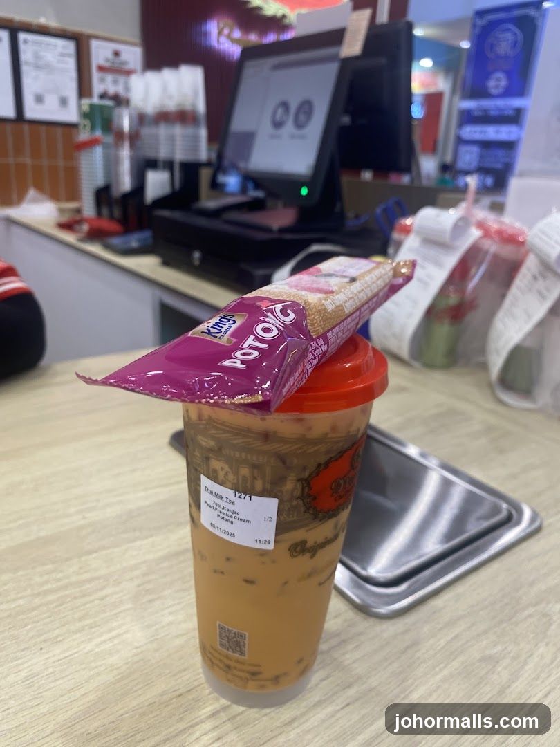 Thai Milk Tea with Potong Ice Cream