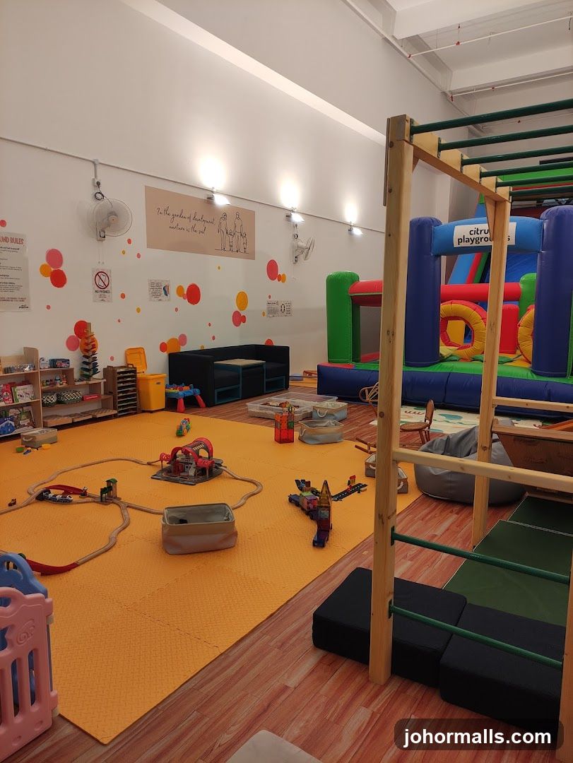 Indoor Playground with Bouncy Castle and Play Area
