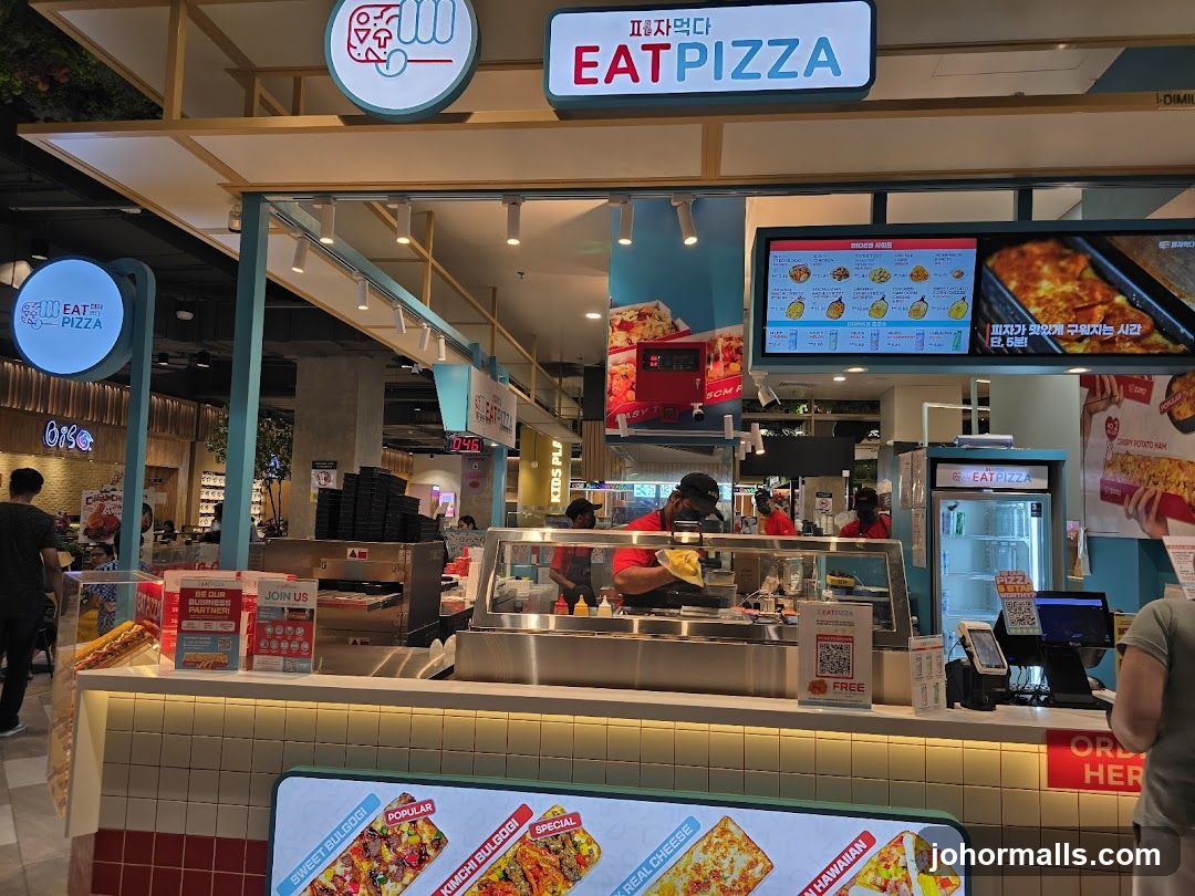 EAT PIZZA Food Stall