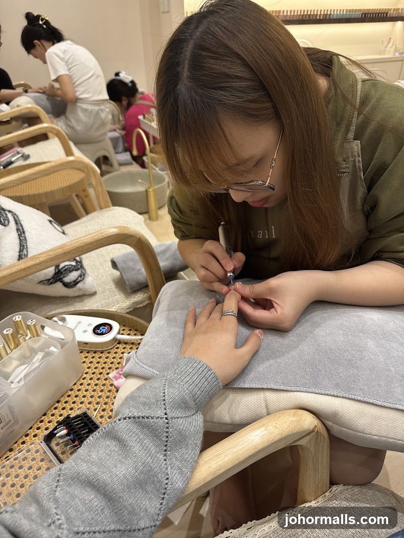Nail Salon Service