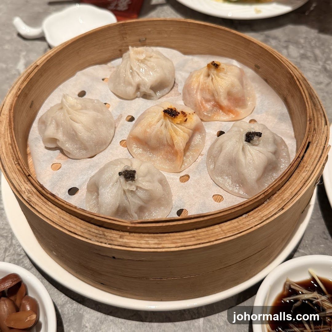 Steamed Dumplings in a Bamboo Steamer
