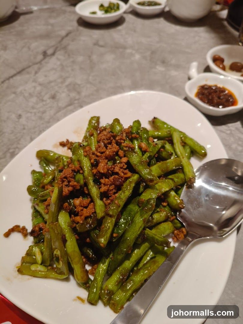 Stir-fried Green Beans with Minced Meat