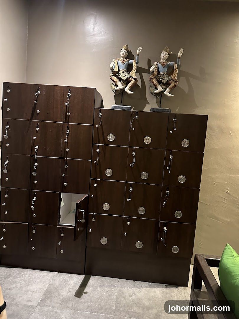 Lockers and Decor