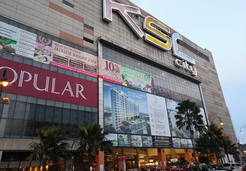 Retail strip at JPO Indahpura