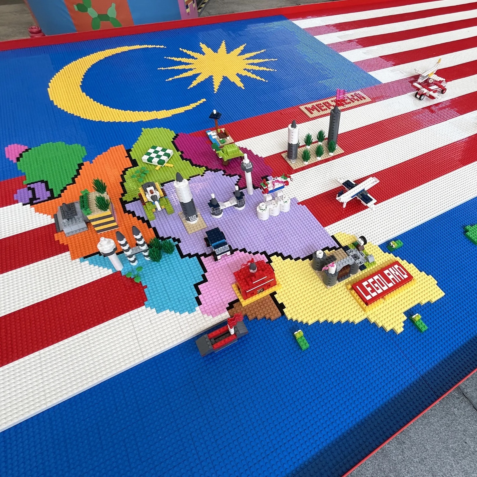 LEGO Jalur Gemilang mural and Malaysia map build at LEGOLAND Malaysia MERDEKA Fest 2026 in Iskandar Puteri